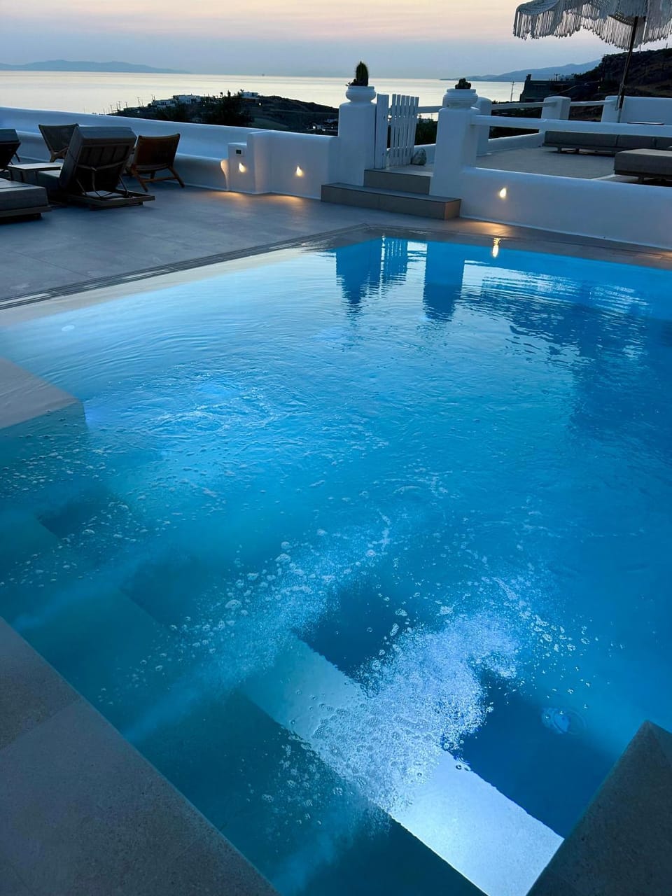 Hot Tub, Sea view, Swimming pool, sunbed