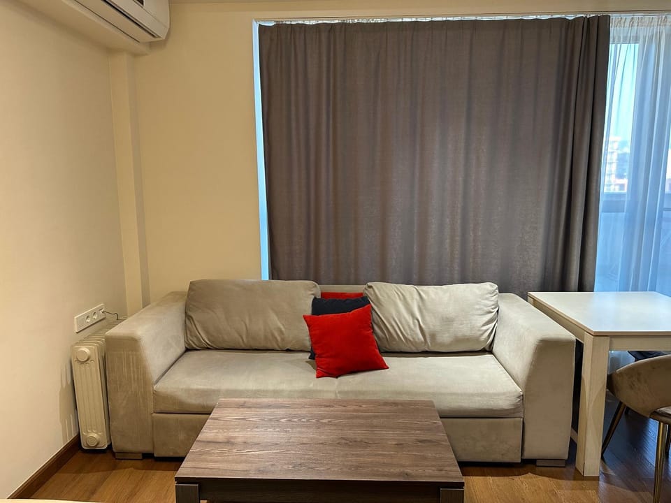 Living room, Seating area, air conditioner
