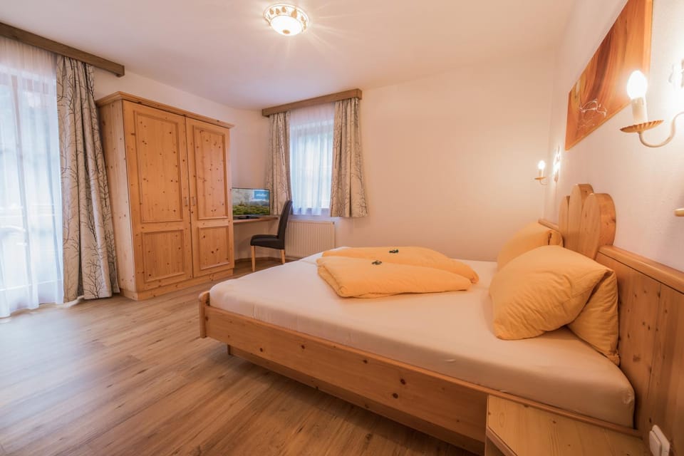 Decorative detail, Bedroom