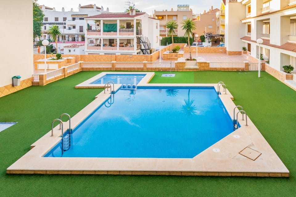 Swimming pool, Swimming pool