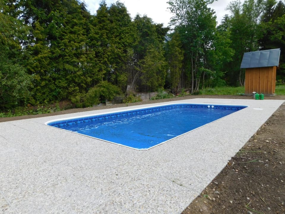 Swimming pool, Swimming pool