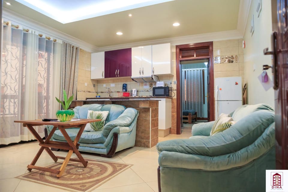 Kitchen or kitchenette, Living room, Seating area, Dining area, oven