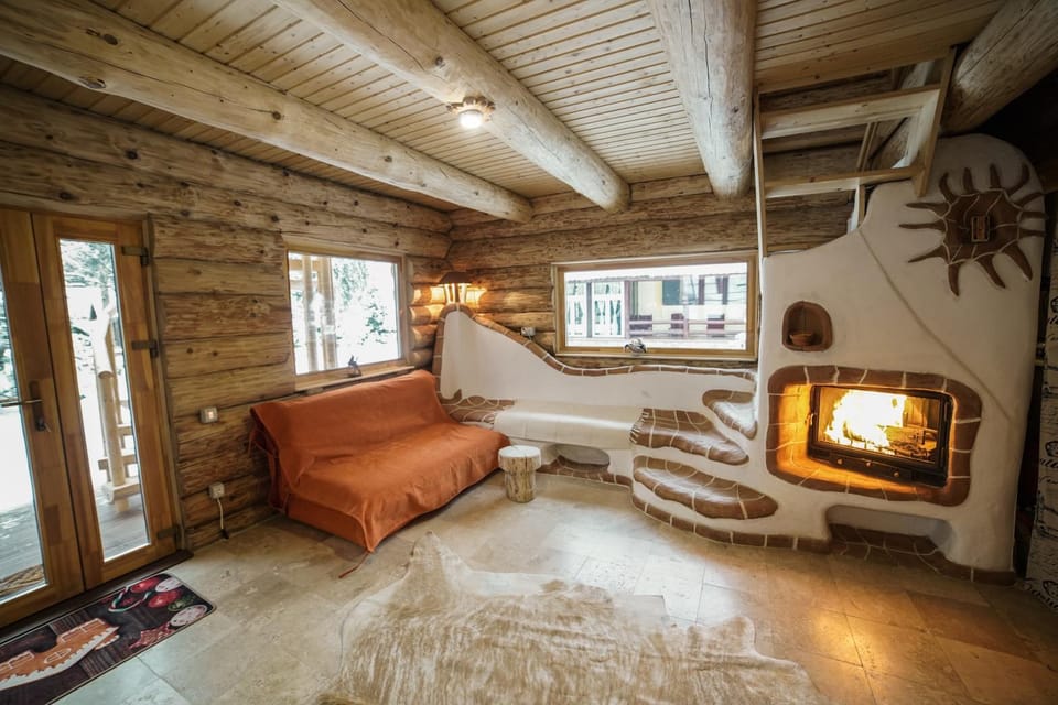 Bed, TV and multimedia, Living room, Seating area