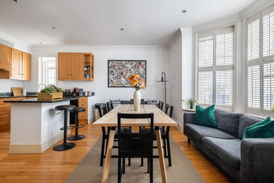 Relaxing and Spacious Kensington Apartment with Patio Apartment in City of Westminster