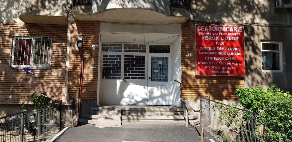 Facade/entrance