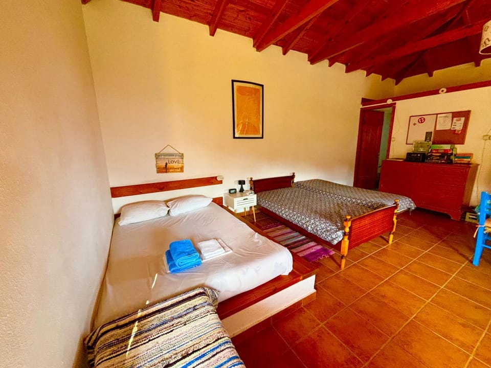 Velonas Beach mpakas country cottage ,Steps to the Sea House in Messenia