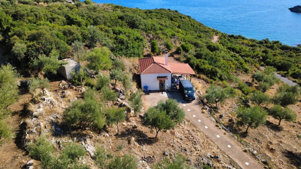Velonas Beach mpakas country cottage ,Steps to the Sea House in Messenia