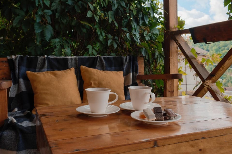 Day, Coffee/tea facilities, Seating area, Dining area, Food