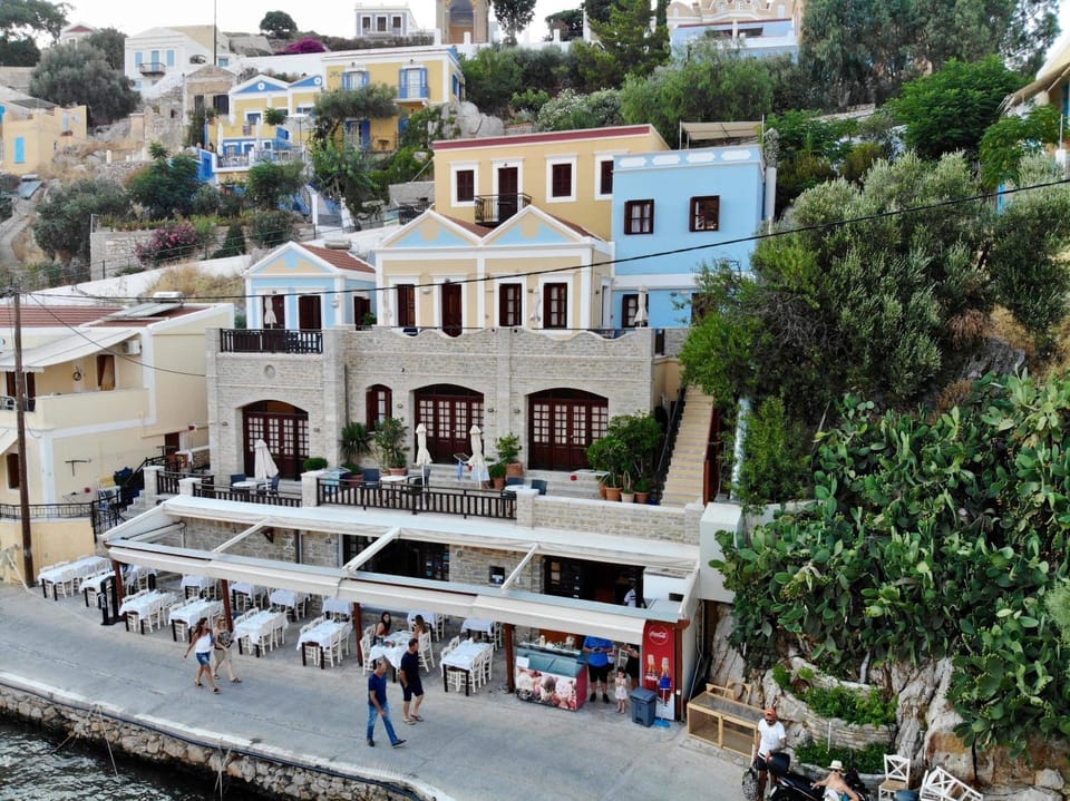 Property building, Facade/entrance, Bird's eye view
