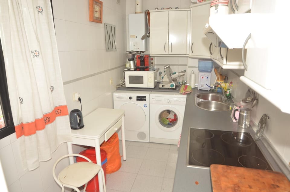 Kitchen or kitchenette, Communal kitchen