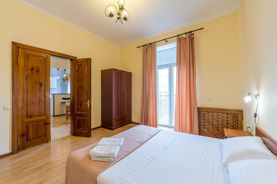 Bed, Balcony/Terrace, Bedroom