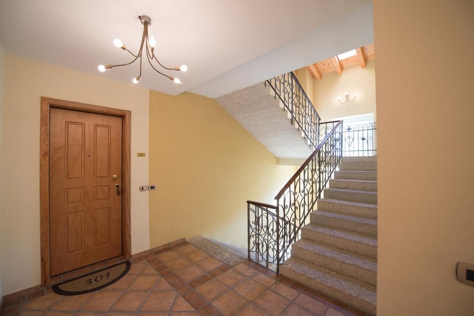 Day, Decorative detail