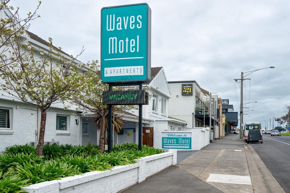 Waves Motel and Apartments Motel in Warrnambool