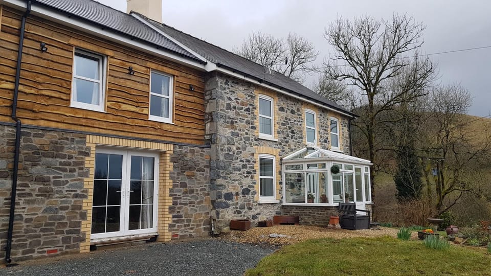 Maes y Gwaelod Bed and Breakfast in Treflys