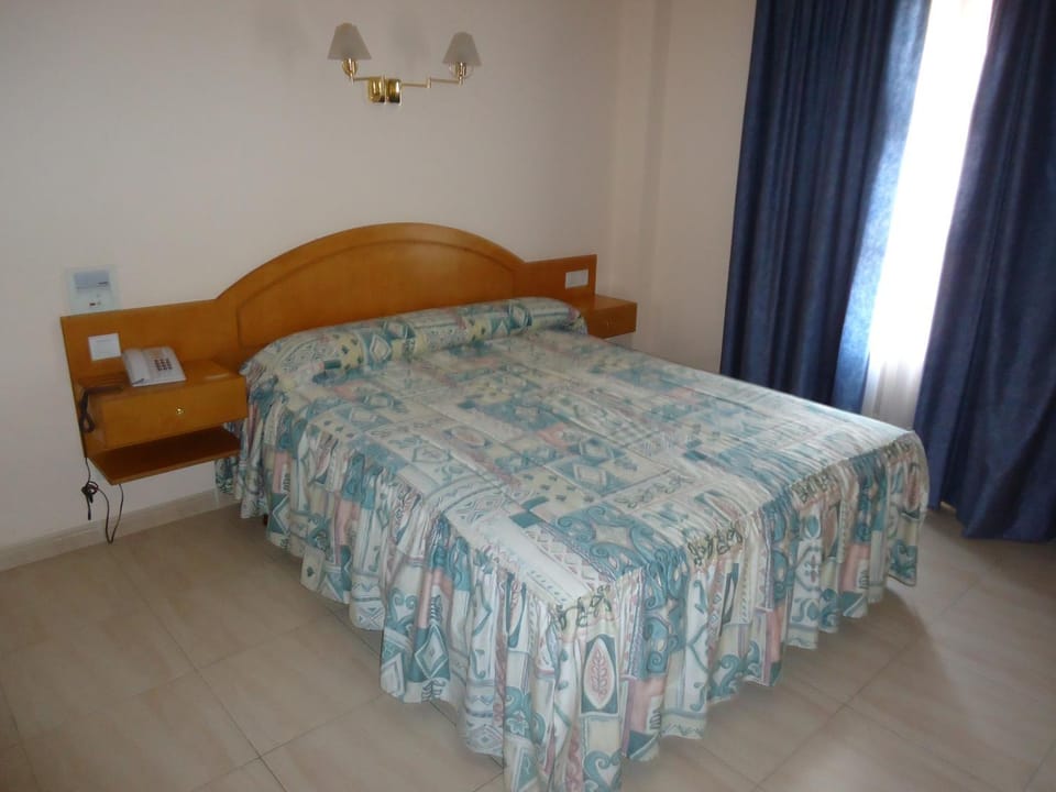 Day, Photo of the whole room