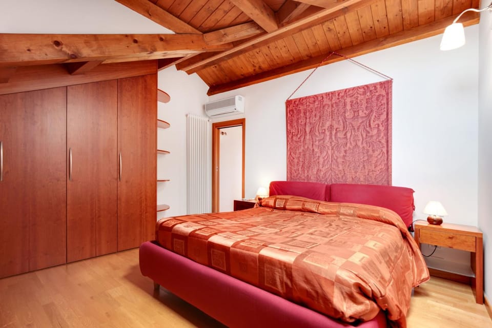 Little Canal 14 Apartment in Venice