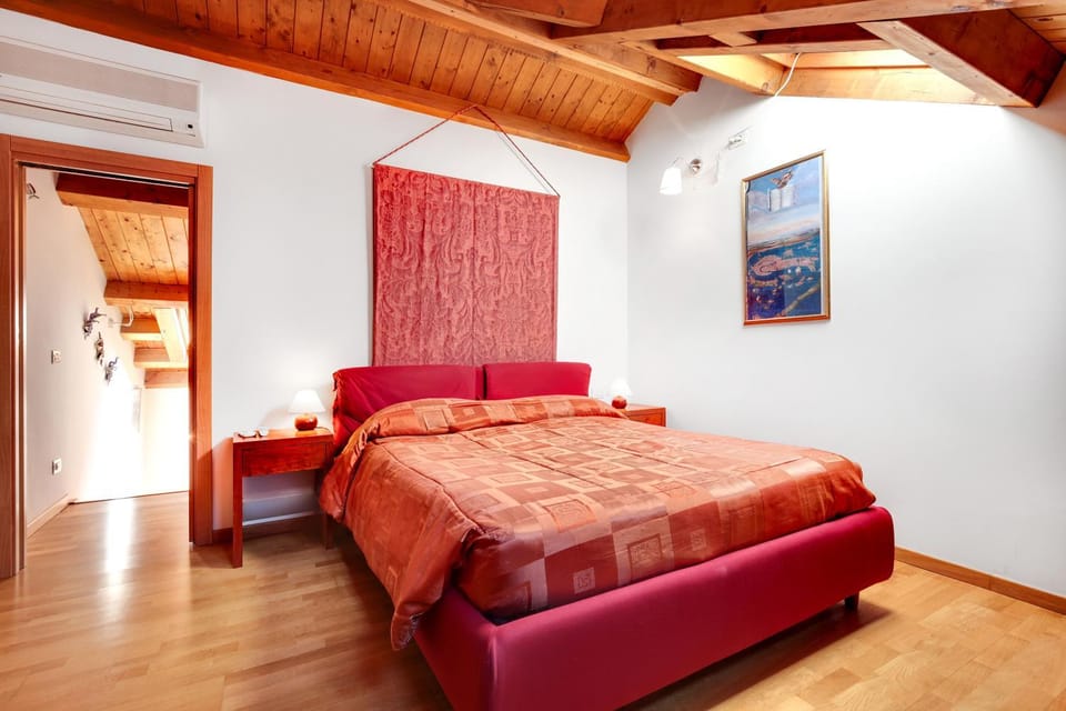 Little Canal 14 Apartment in Venice
