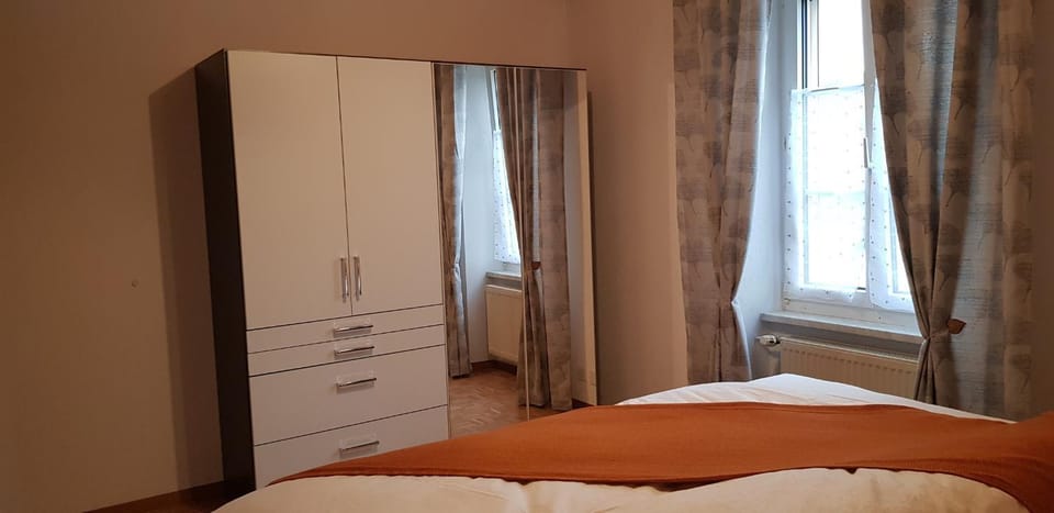 Staff, Bed, Bedroom, Garden view, Mountain view, Family, Quiet street view