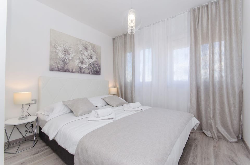 Dining area, Bedroom