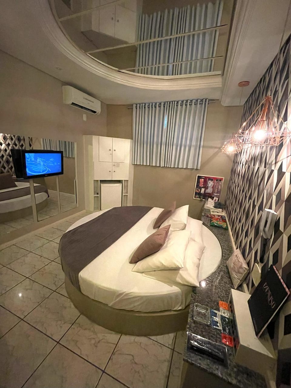 Bed, Bathroom, TV and multimedia, hair dryier, air conditioner