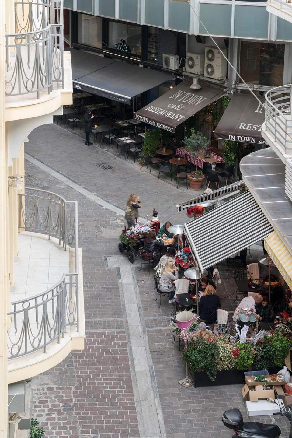 Neighbourhood, Street view