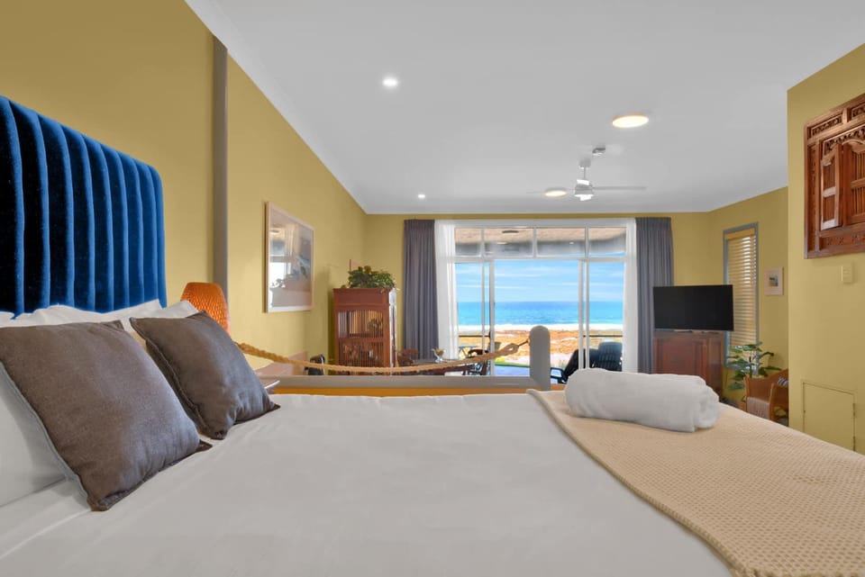 Bed, Sea view