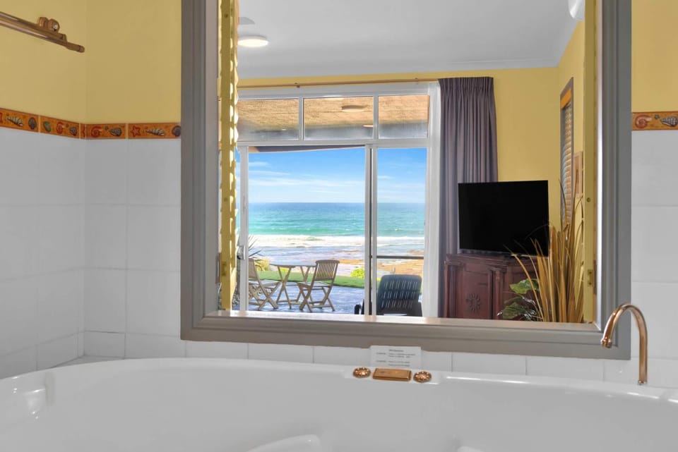 Hot Tub, Bathroom, Sea view