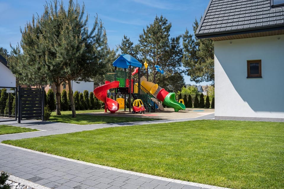 Day, Natural landscape, Children play ground, Garden, Garden view