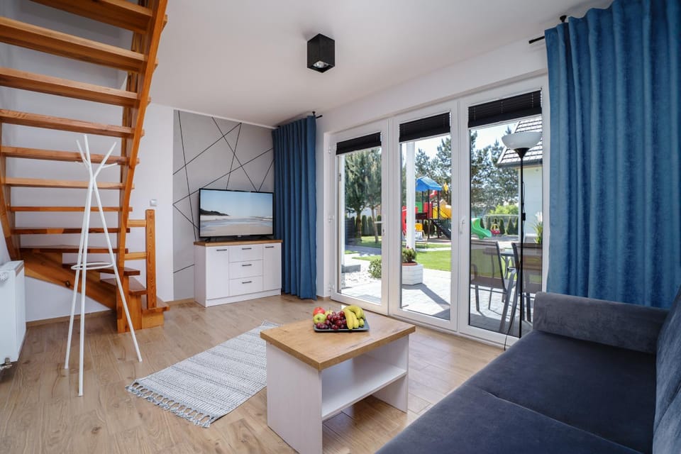 TV and multimedia, View (from property/room), Balcony/Terrace, Living room, Seating area