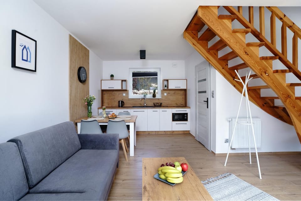 Kitchen or kitchenette, Living room, Food and drinks, Seating area, Dining area, Food, minibar, pet friendly, stove