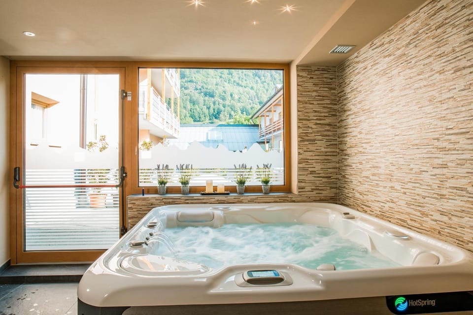 Hot Tub, Spa and wellness centre/facilities