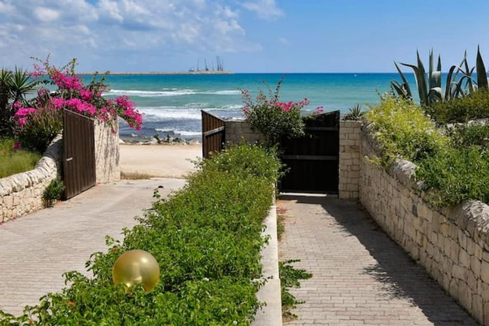 Garden, Sea view