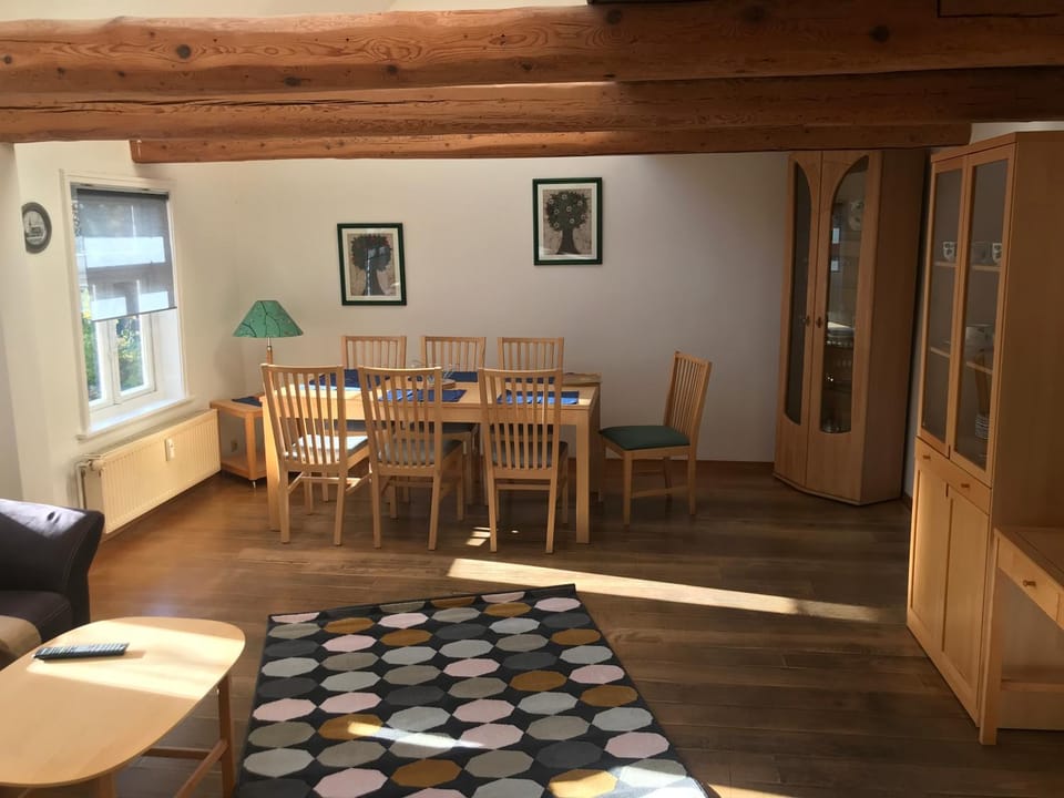 Living room, Seating area, Dining area