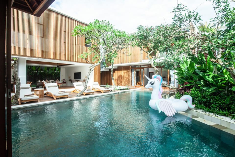 Property building, Natural landscape, Garden view, Pool view, Swimming pool, sunbed
