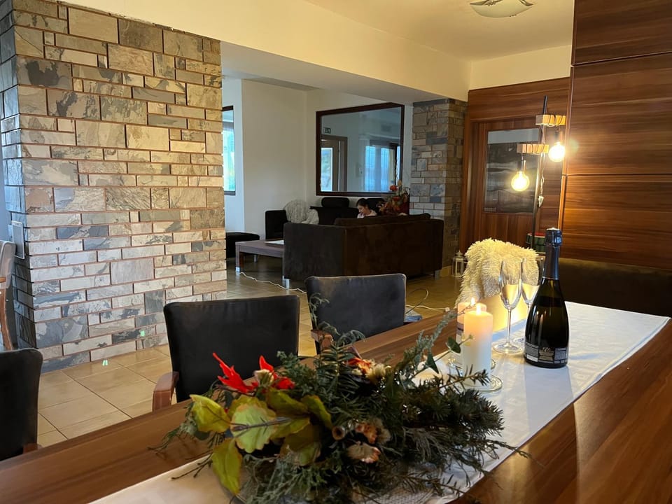 Communal lounge/ TV room, Seating area