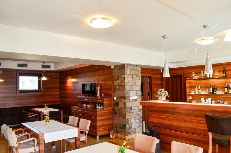 Lounge or bar