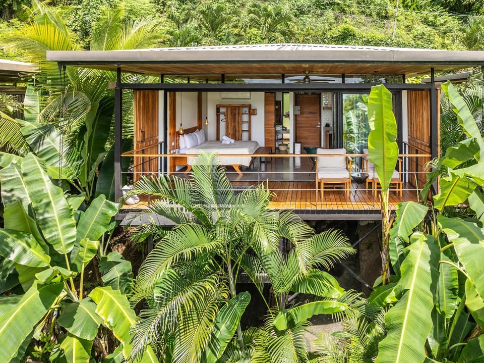 Property building, Bed, Garden, Bedroom, Swimming pool