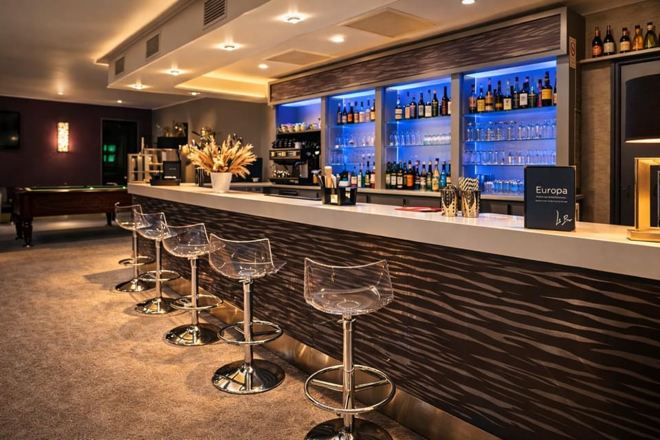 Lounge or bar