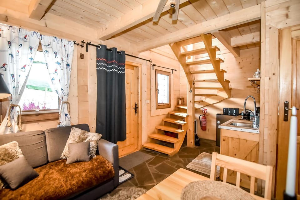 Bed, Kitchen or kitchenette, Living room, Photo of the whole room, Seating area, Bedroom