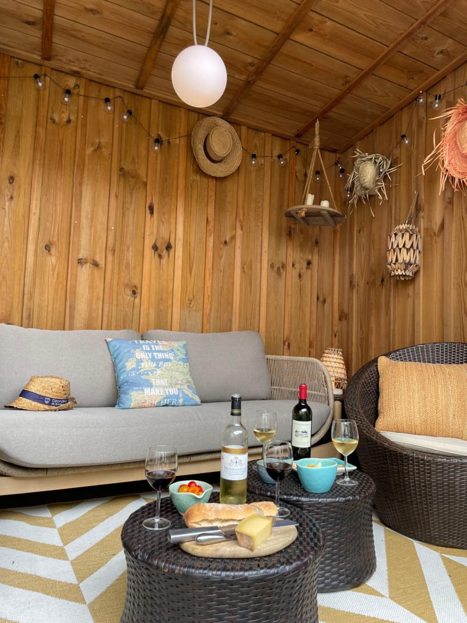 Patio, Balcony/Terrace, Living room, Seating area