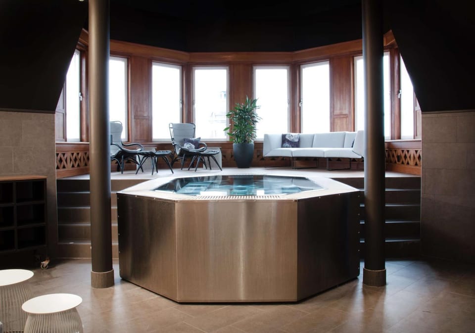 Hot Tub, Spa and wellness centre/facilities, On site