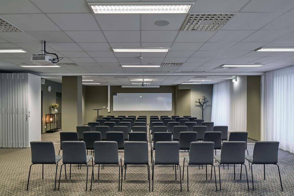Meeting/conference room
