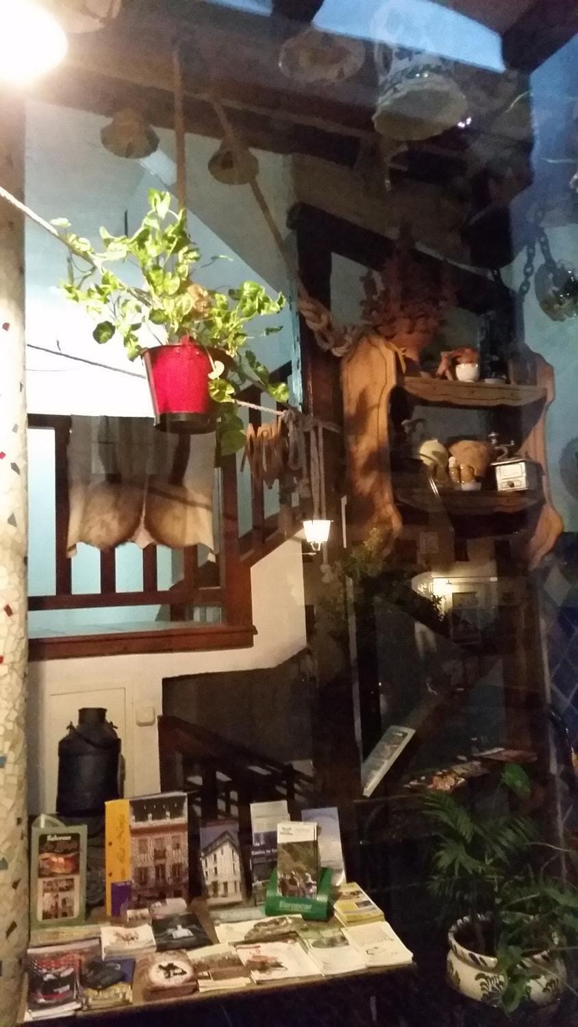 Hostal la Ninfa Bed and Breakfast in Granada