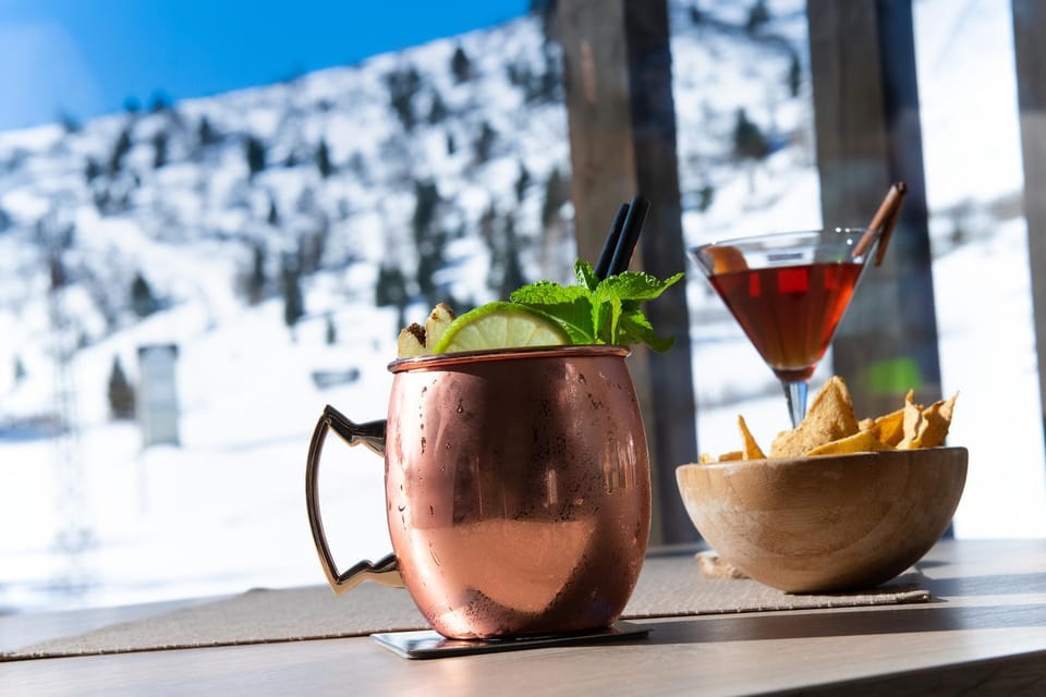 Lounge or bar, Alcoholic drinks