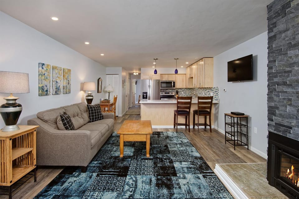 Kitchen or kitchenette, Living room, Dining area