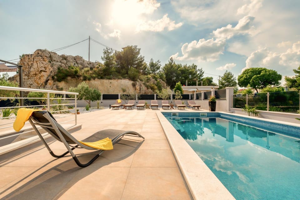 Swimming pool, Swimming pool
