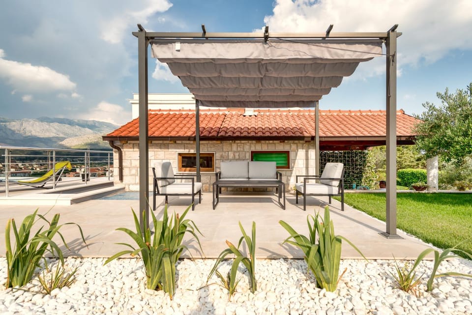 Patio, Area and facilities, Swimming pool, Swimming pool