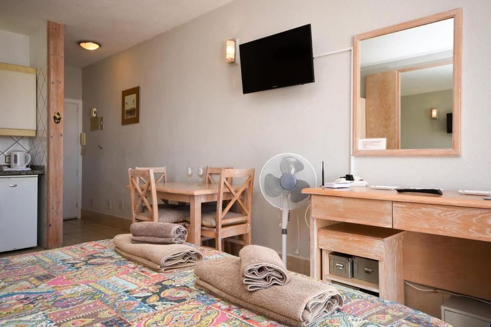 Azahara Playa 2 - Studio Apartment in Playa de las Americas