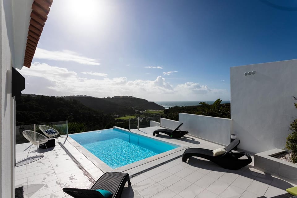 Pool view, Sea view, Swimming pool, Swimming pool, young children, Family