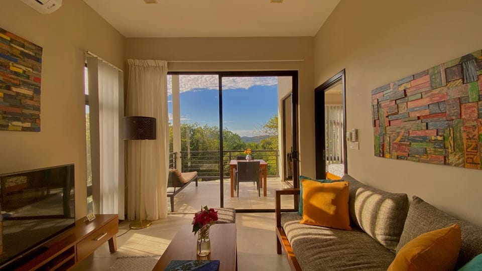 Natural landscape, TV and multimedia, Balcony/Terrace, Living room, Seating area
